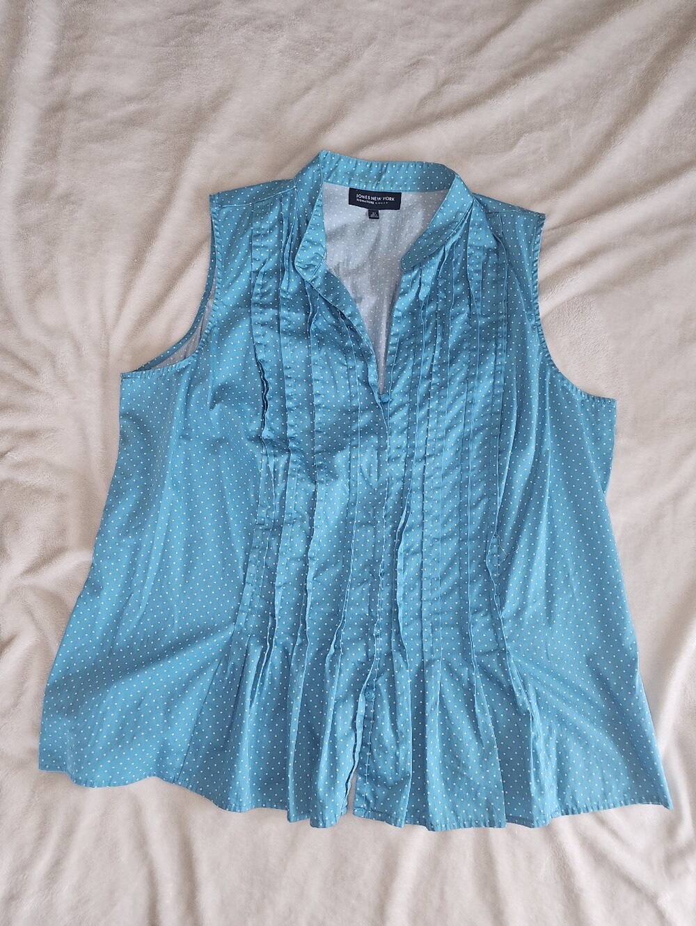 Jones New York Turquoise Polka Dot Ruffled Sleeveless Top